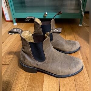 Blundstone Women's 1677 Heel - Rustic Brown size 4 AU (7 US)